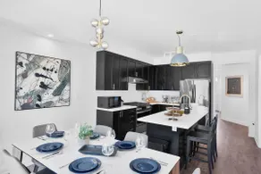 Newly Renovated Modern Home near Niagara! - Image 4