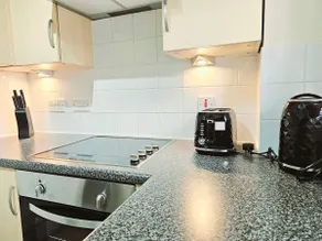 Beautiful Two Bed House in Long Eaton with Netflix - Image 4