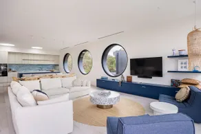 Santorini Blue Sorrento with heated spa and stunning views - Image 2