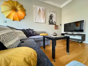 L'Arsenal – Downtown Apartment - Image 2