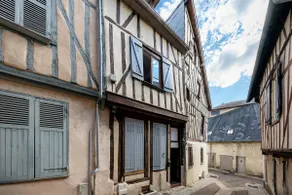 Historic center • Charming studio with mezzanine - Image 2