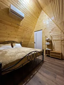 wooden cottage with canyon view - Image 3