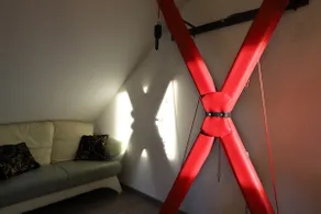 The Dark Loft: Soukromí, fitness & playroom - Image 4