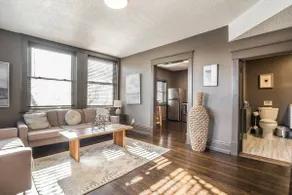 Funky Town Apt! 39th ST Westport w/ Parking - Image 3