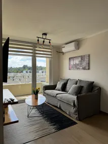 New and spacious apartment with parking - Image 2
