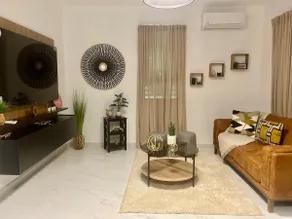 Coquette apartment with pool - Image 4