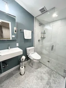 Cozy Suite with Private Entry & Four Seasons Bed - Image 4