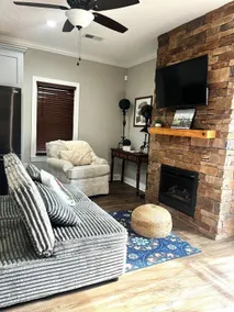 Modern apartment near downtown - Image 2