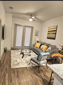 Luxurious and cozy 1 bed APT - Image 5