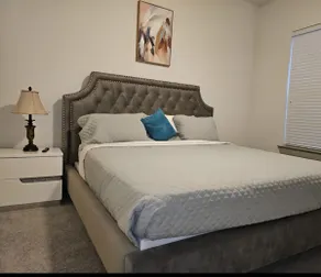 Luxurious and cozy 1 bed APT - Image 3