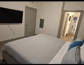 Luxurious and cozy 1 bed APT - Image 4