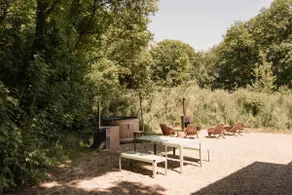 Oak House stand-alone bath & hot tub (biofuel) - Image 3