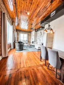 Downtown Loft walking distance to UA - Image 4