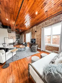 Downtown Loft walking distance to UA - Image 2