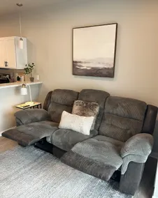 Comfortable 1 Bed | 1 Bath in Prime Location - Image 2