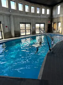 Near MetLife, pool, phone both prop, Ewr 7 mins - Image 3
