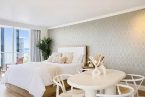 Waikiki Gem: Corner Unit with Ocean View 1 Parking - Image 3