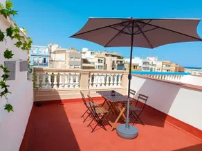 Central Beach House · Terrace · Town Square - Image 2