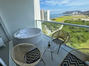 Luxury Suite 14th Ocean View Jacuzzi - Image 2