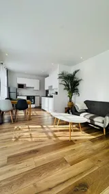 Spacious 2-room apartment in the center. - Image 4