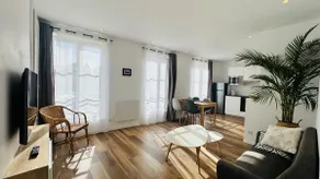Spacious 2-room apartment in the center. - Image 2