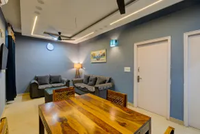 Comfy Vibes 2BHK Flat - Image 4
