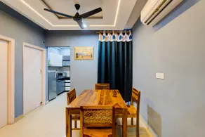 Comfy Vibes 2BHK Flat - Image 2