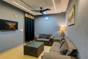 Comfy Vibes 2BHK Flat - Image 3