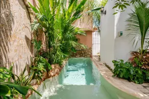 Alux Garden Oasis Smart Retreat - Image 4