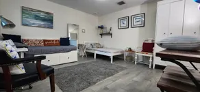 Suit with Kitchen & Bathroom - Image 5