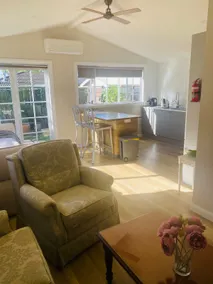 King Bed/Private Garden Flat/ Quiet/Kitchen - Image 2