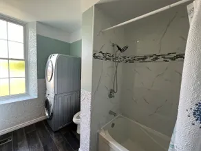 Spacious 2BR In Downtown Galt, Parking + Fast WiFi - Image 3