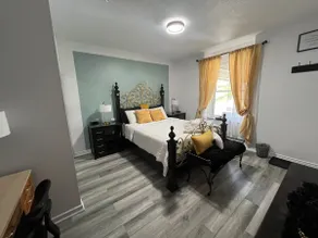 Spacious 2BR In Downtown Galt, Parking + Fast WiFi - Image 5