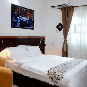 Gina’s Valley Suite 1 - Image 4