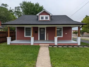 Little Red House on the corner - Image 3