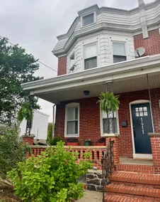 Cute, cozy and convenient 2BR w/ office - Image 3