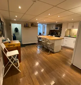 King bed, Big kitchen, Free Parking, Central - Image 2