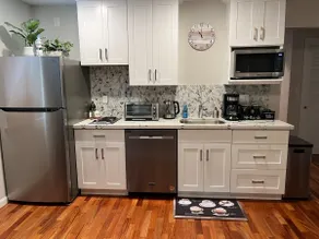 2BR Charmer Walk to Beach - Image 5