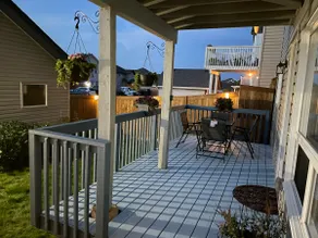 Entire suite Queen BRM Big Window Prvt Entry Patio - Image 4