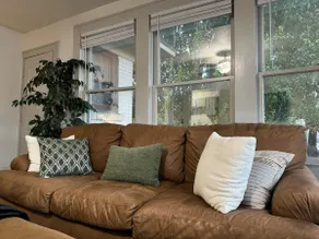 Charming 1920s getaway, Walkable to all. Enjoy! - Image 3