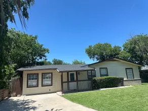 Cozy Home Away from Home Located Perfectly in the Heart of San Antonio.  - Image 2