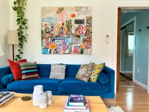 Spacious Guesthouse with Creative Style and Local Charm - Image 5