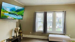 The Stargazer Sunroom 2bedroom in West CLE - Image 3