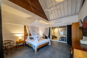 Villa Zebra Seminyak, 4BR private pool villa, Close to Potato Head - Image 4
