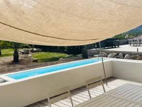 Beautiful, bright 2-bedroom apartment with terrace and parking - Image 3