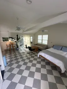 Beautiful Studio - < 15 mins 2 downtown & Brown - Image 2