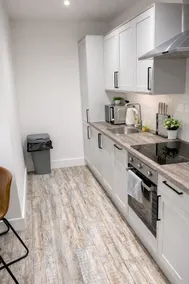 Central Flat with Free Secure Parking - Image 5