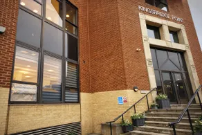 Central Flat with Free Secure Parking - Image 3