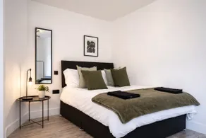 Central Flat with Free Secure Parking - Image 4