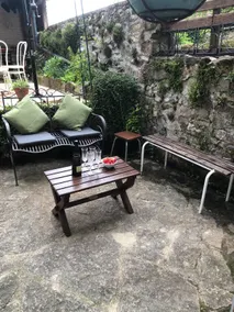 Quirky 3 storey townhouse - Image 3